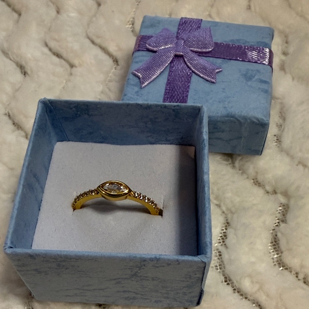 Pretty Bird Gold Plated Ring with Clear Stone Accents size 5.75 - Picture 3 of 4